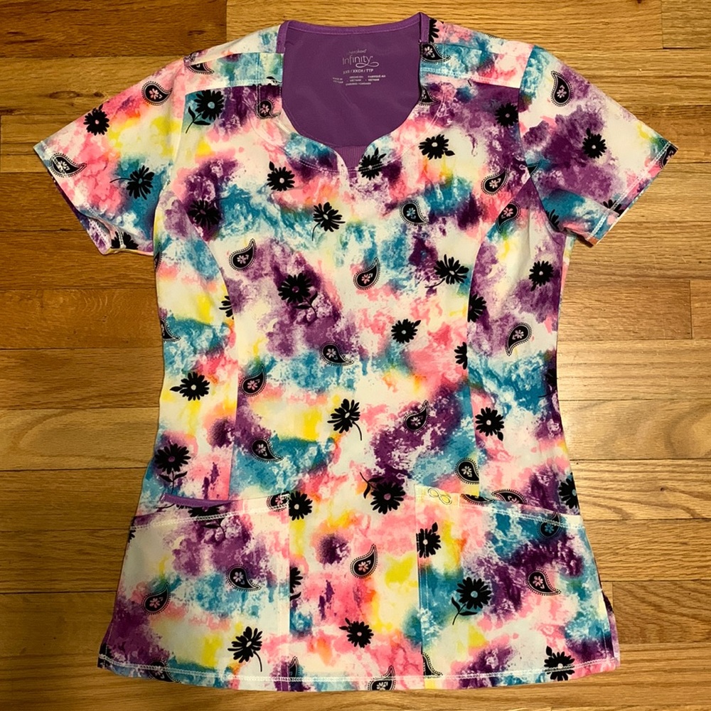 Cherokee infinity scrub top